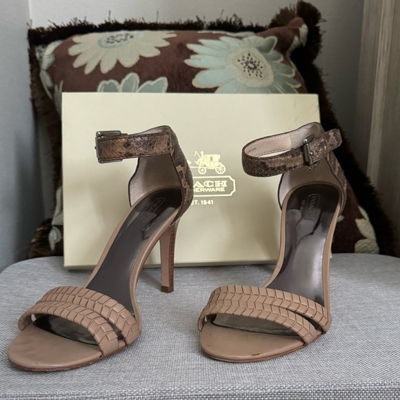 Coach size 9 open toe heals. - Picture 4 of 5